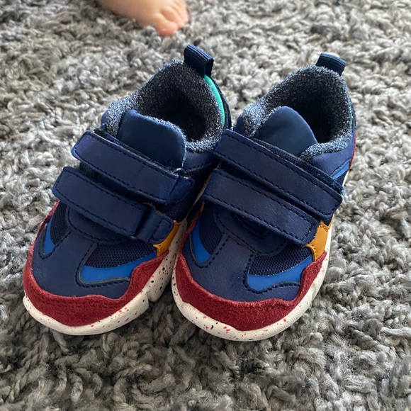 🚨Final Sale! 🚨ZARA infant contrast blue sneakers - Picture 4 of 11